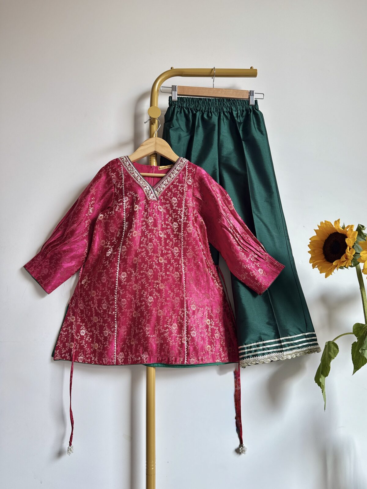 MAGENTA PINK SILK KURTA & GREEN PANTS SET
